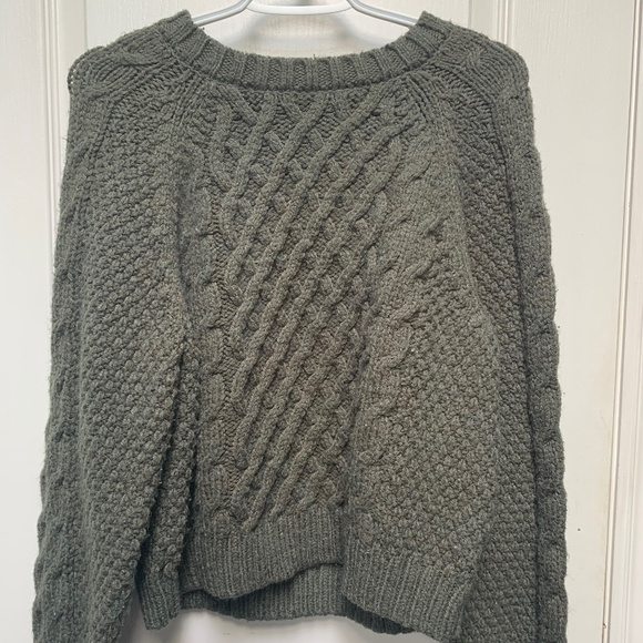 American Eagle Outfitters Sweaters - American Eagle Outfitters Olive Green Cable Knit Sweater